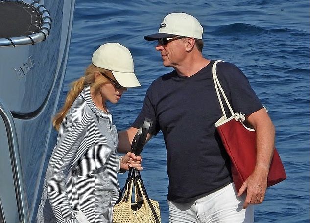 Thi74-Nicole Kidman’s Secret Romance With $50 Billion Mega-CEO Exposed